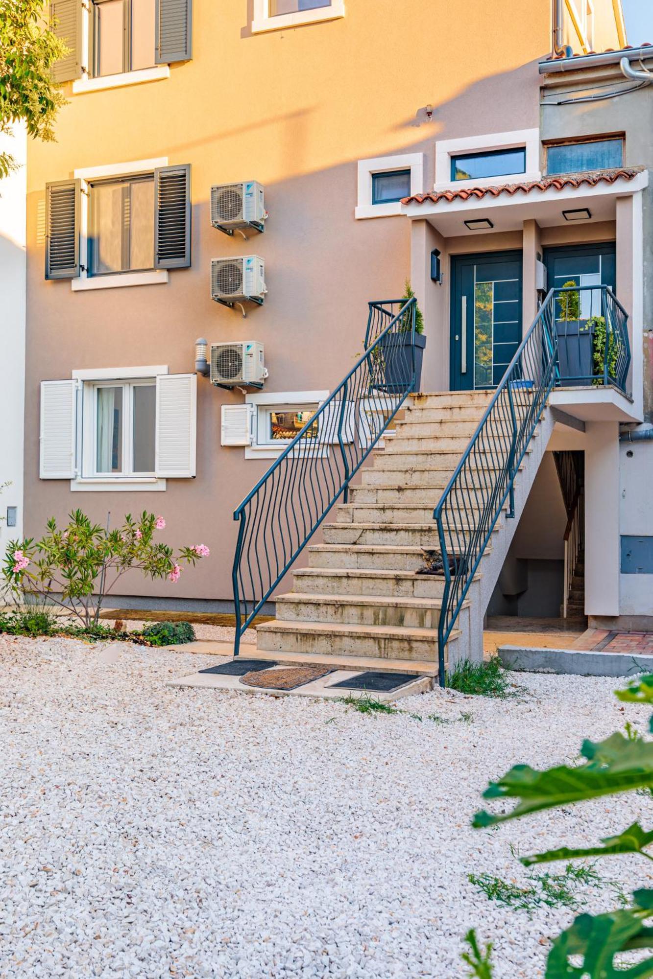 Santa Fuma Apartment Ровин Екстериор снимка