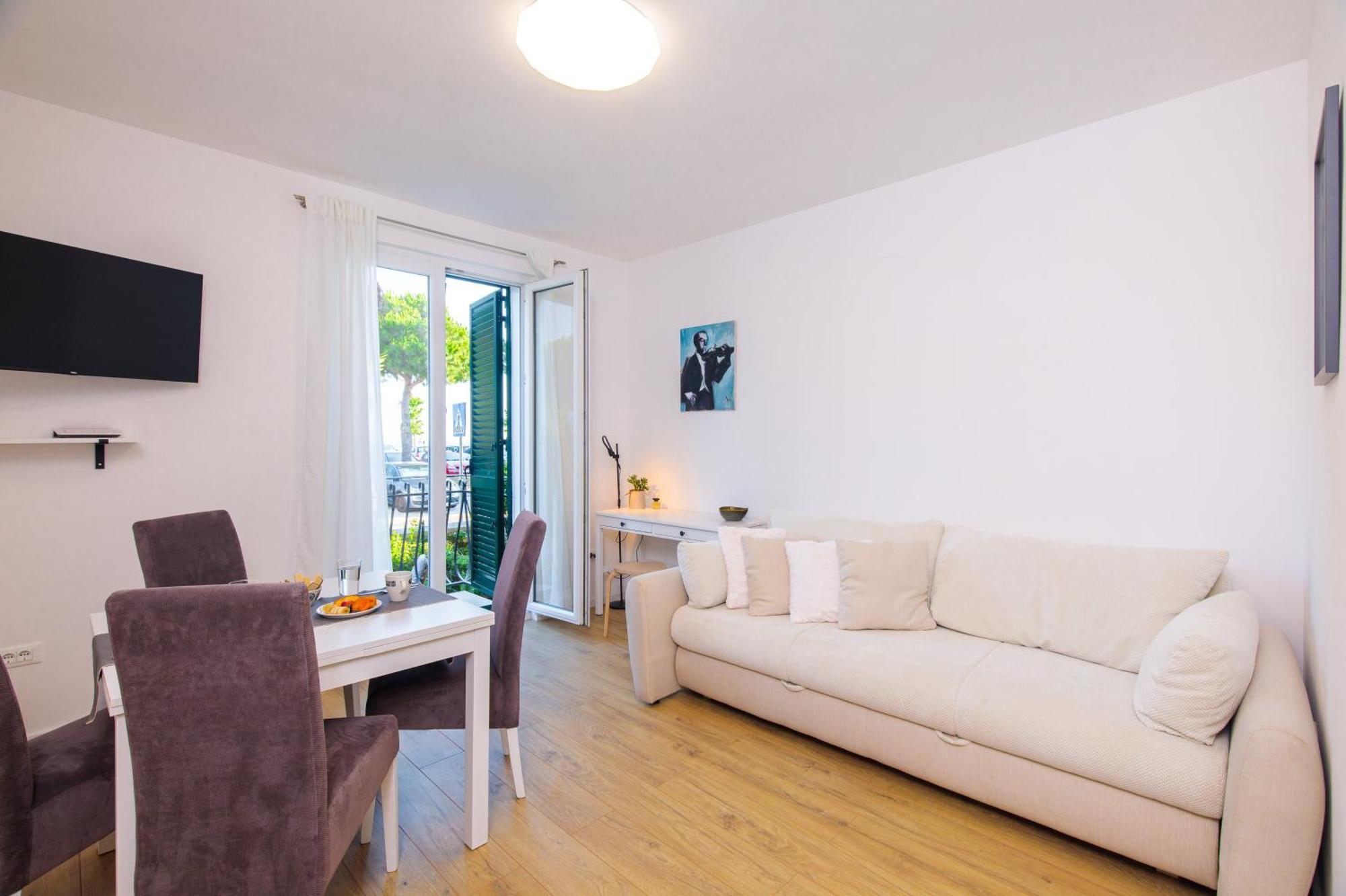 Santa Fuma Apartment Ровин Екстериор снимка