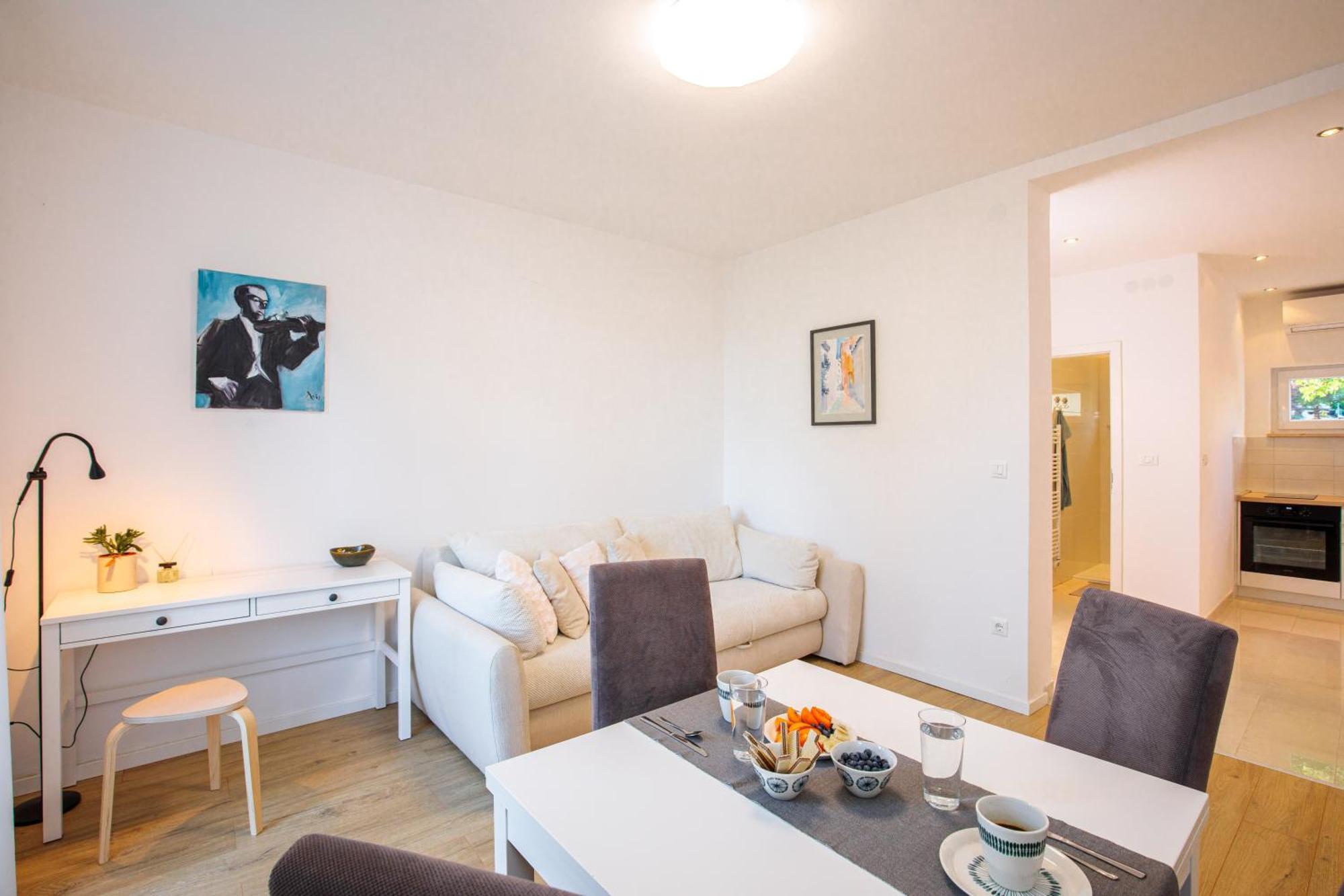 Santa Fuma Apartment Ровин Екстериор снимка