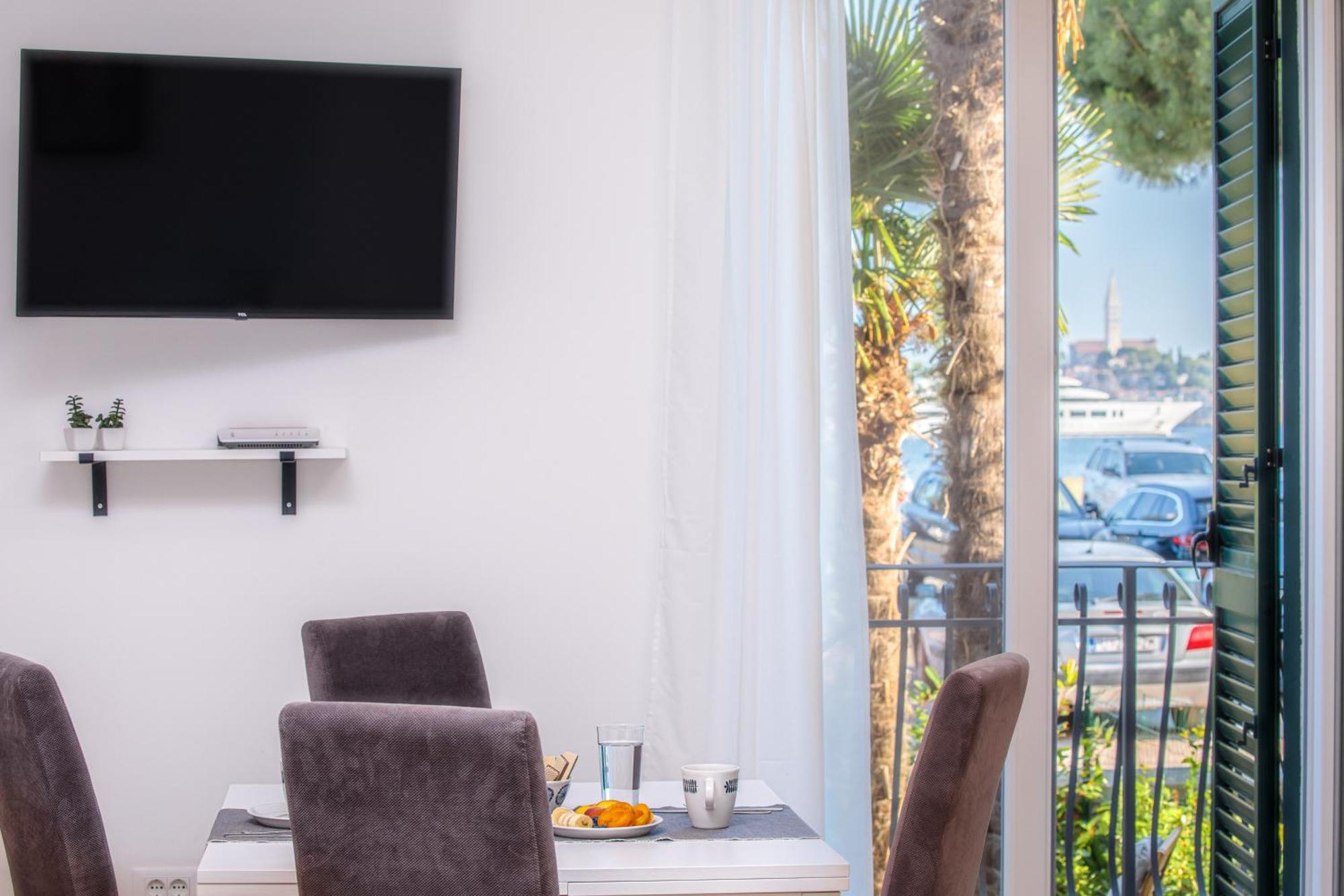 Santa Fuma Apartment Ровин Екстериор снимка